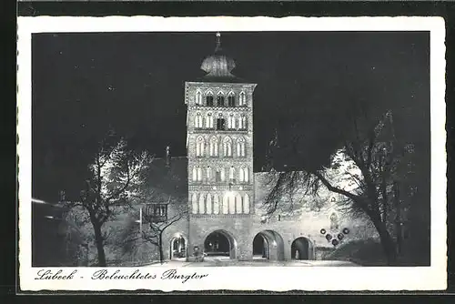 AK Lübeck, Beleuchtetes Burgtor