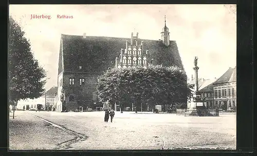 AK Jüterbog, Rathaus mit Statue