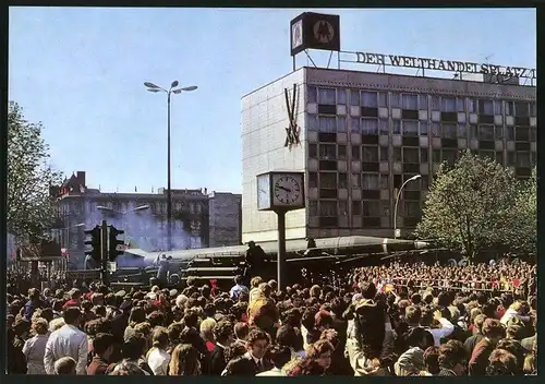 Fotografie unbekannter Fotograf, Ansicht Berlin, Operativ-Taktische Rakete während einer DDR-Truppenparade