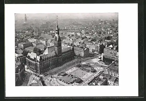 AK Hamburg, Das Rathaus mit Blick auf den Platz