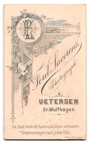 Fotografie Ferd. Lavorenz, Uetersen, Gr. Wulfhagen, Freundinnen im Sonntagsstaat
