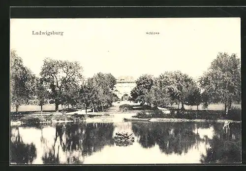 AK Ludwigsburg, Parkpartie mit Blick zum Schloss