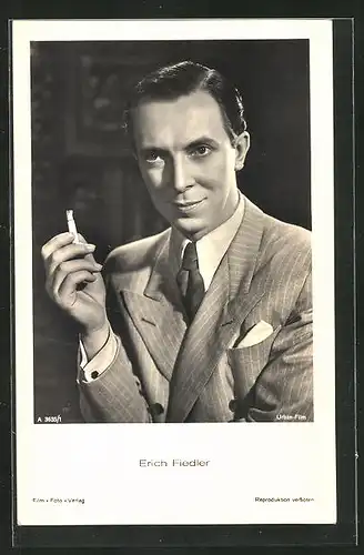 AK Schauspieler Erich Fiedler mit Zigarette