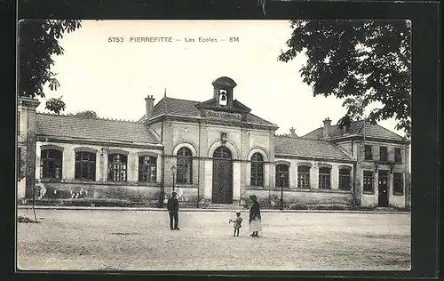 AK Pierrefitte, Les Écoles