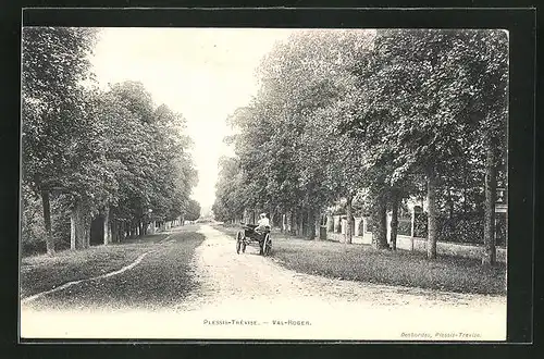 AK Plessis-Trevise, Val Roger, Avenue