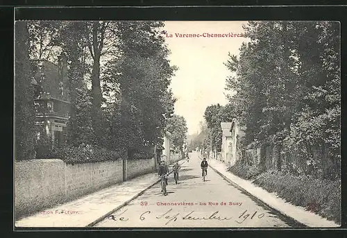 AK Chennevières, La Rue de Sucy