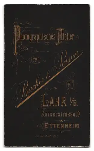 Fotografie Bacher & Person, Lahr / Baden, Kaiserstr. 19, Dame im eleganten Kleid mit zusammengesteckten Haaren