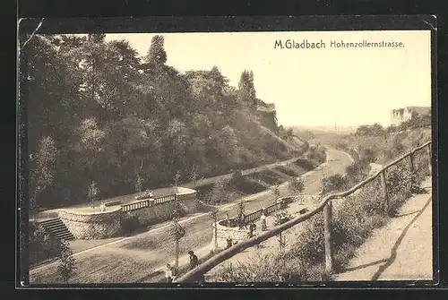 AK M.-Gladbach, Hohenzollernstrasse mit Passanten