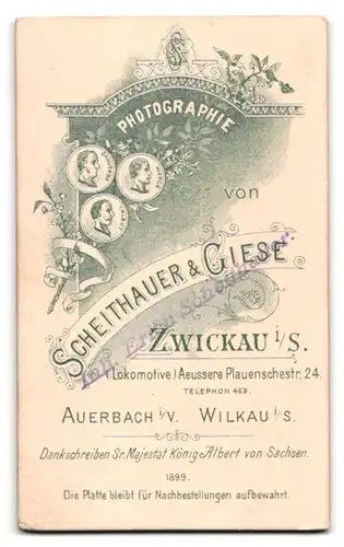 Fotografie Scheithauer & Giese, Zwickau i. S., Äussere Plauenschestr. 24, Portrait Junger Mann mit Brille im Anzug