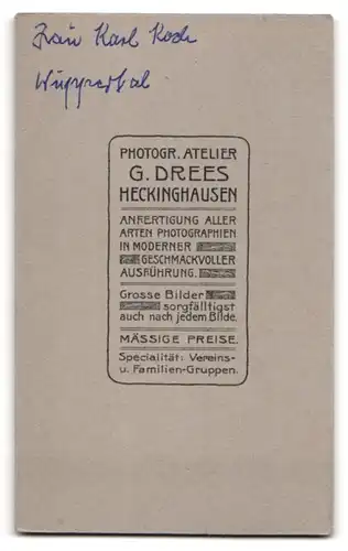 Fotografie G. Drees, Barmen, Heckinghauserstr. 168, Portrait Mutter in feinem Kleid mit ihrem Kind