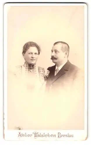 Fotografie Atelier Walsleben, Breslau, Zwingerstrasse 24, bürgerliches Paar im Sonntagsstaat