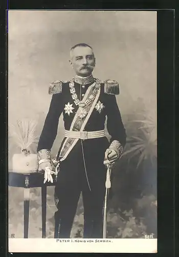 AK Peter I. König von Serbien in Uniform mit Orden