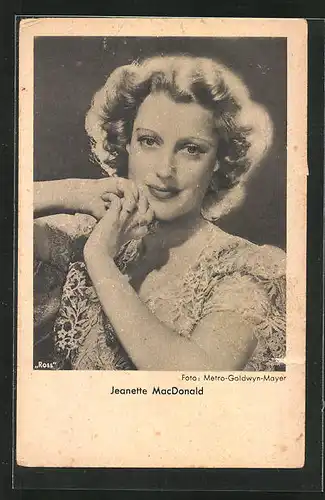 AK Schauspieler Jeanette MacDonald in Spitzenbluse