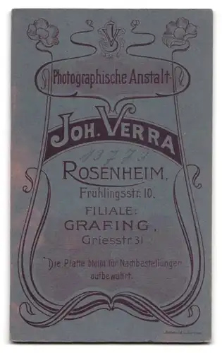 Fotografie Joh. Verra, Rosenheim, Frühlingsstrasse 10, Bürgerliches Ehepaar im Portrait