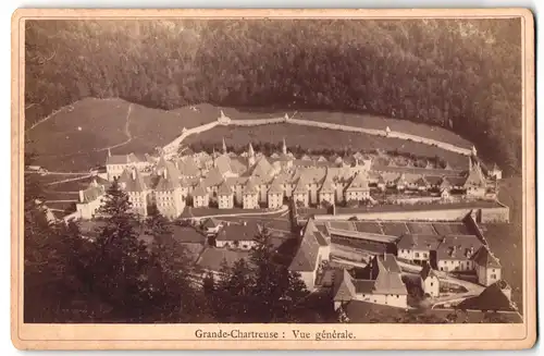 Fotografie unbekannter Fotograf, Ansicht Saint-Pierre-de-Chartreuse, Kloster