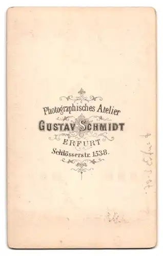 Fotografie Gustav Schmidt, Erfurt, Ansicht Erfurt, Strassenpartie mit prächtigem Gebäude