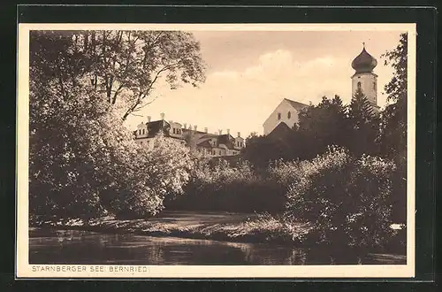 AK Bernried /Starnberger See, Ortspartie mit Kirche