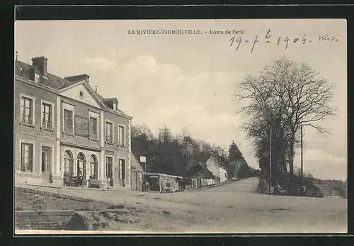 AK La Riviere-Thibouville, Route de Paris, Strassenpartie