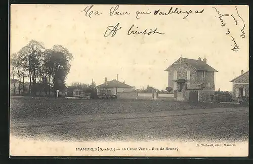 AK Mandres, La Croix Verte - Rue de Brunoy