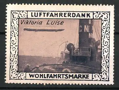 Reklamemarke Zeppelin Viktoria Luise von einem Kriegsschiff gesehen, Luftfahrerdank Wohlfahrtsmarke