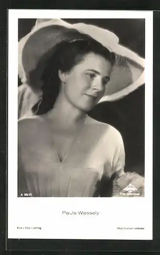 AK Schauspielerin Paula Wessely im Sommerkleid mit Hut