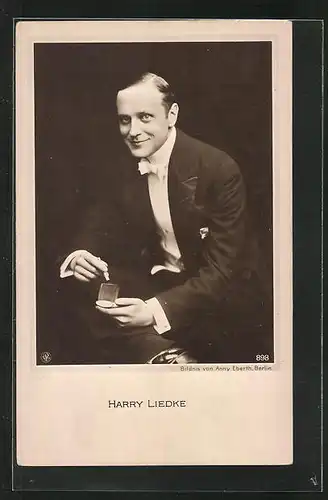 AK Schauspieler Harry Liedke im Anzug