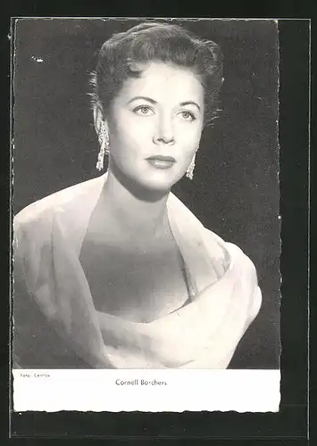 AK Schauspielerin Cornell Borchers im weissen Gewand
