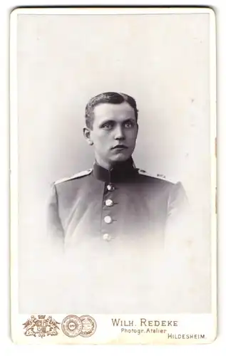 Fotografie Wilh. Redeke, Hildesheim, Kreuzstrasse 22, Portrait Soldat August Lohmann