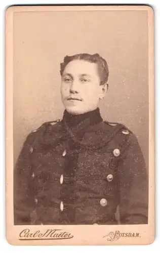 Fotografie Carl Maeter, Potsdam, Französische Str. 8, Portrait Husar des Leib-Garde-Husaren-Regiment