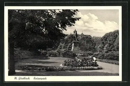 AK M. Gladbach, Kaiserpark mit Denkmal