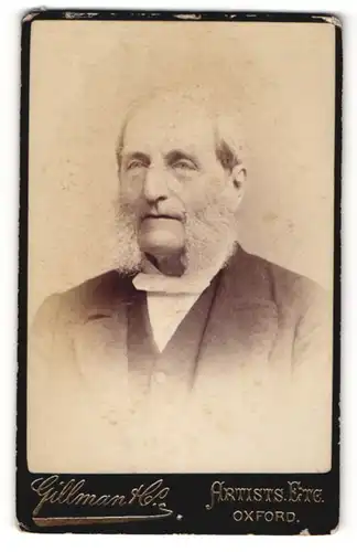 Fotografie Gillmann H., Oxford, Portrait betagter Herr mit Backenbart