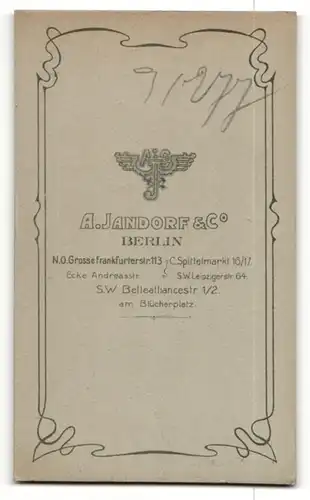 Fotografie Atelier Jandorf, Berlin, Mann mit lichtem Haar