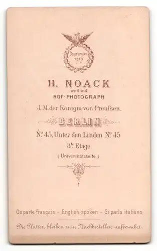 Fotografie H. Noack, Berlin, Portrait Herr im Anzug mit Schnauzbart und Zwicker