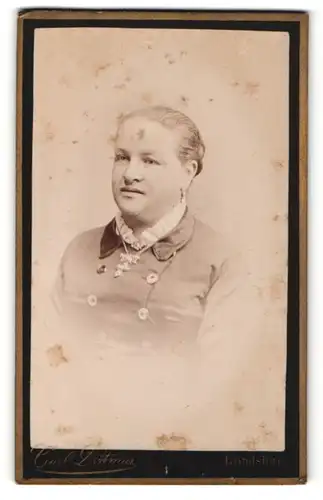 Fotografie Carl Dittmar, Landshut, Portrait blonde Dame mit Halskette