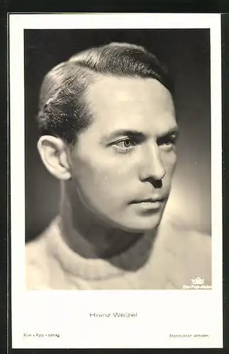 AK Schauspieler Heinz Welzel mit ernstem Blick