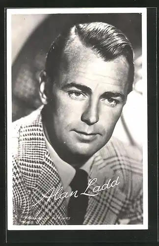 AK Schauspieler Alan Ladd mit Anzug und Krawatte