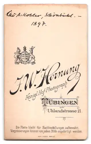 Fotografie J. W. Hornung, Tübingen, Uhlandstrasse 11, Portrait bürgerliches Paar in modischer Kleidung