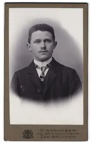 Fotografie Otto Samhaber, Zweibrücken, Schillerstrasse 14, Portrait eleganter Herr mit Oberlippenbart