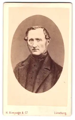 Fotografie H. Bimpage & Co., Lüneburg am Meere, Portrait charmanter Herr mit Backenbart