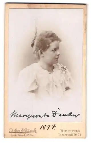 Fotografie E. Dürsch, Bielefeld, Niederwall 7 a, Portrait junge Dame mit hochgestecktem Haar
