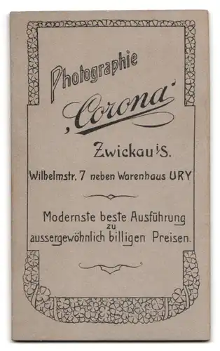 Fotografie Corona, Zwickau i. S., Wilhelmstrasse 7, hübsche Frau im Kleid