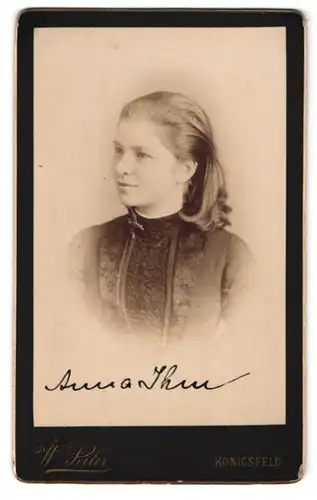 Fotografie W. Peiler, Königsfeld, attraktives Fräulein im Portrait
