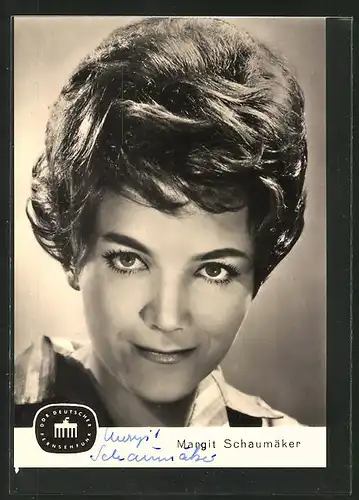 AK Schauspielerin Margit Schaumäker im Portrait, DDR Deutscher Fernsehfunk, Autograph