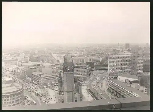 Fotografie M. Orzechowski, Berlin, Ansicht Berlin, Blick vom Europa Center auf Gedächtniskirche & Kurfürstendamm
