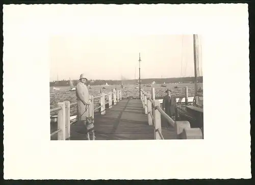Fotografie unbekannter Fotograf, Ansicht Berlin, Bootsanleger am Ufer der Havel