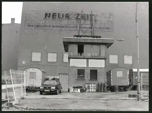 Fotografie M. Orzechowski, Berlin, Ansicht Berlin, Ehemaliger Wachturm der NVA Friedrich - Ecke Zimmerstrasse