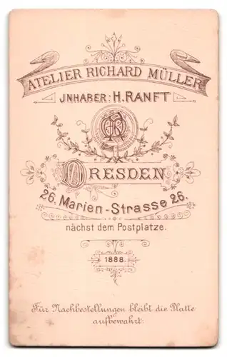 Fotografie Atelier Müller, Dresden, Marienstr. 26, Portrait eines elegant gekleideten Paares