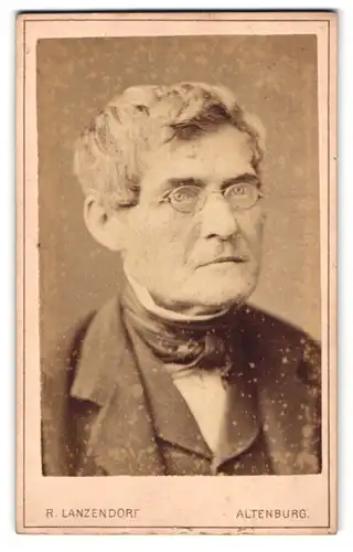 Fotografie R. Lanzendorf, Altenburg, Bernhardtstr. 5, Portrait älterer Mann mi Brille