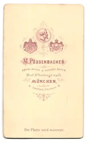 Fotografie M. Pössenbacher, München, Amalienstrasse 46, Portrait älterer Mann mit Zwicker