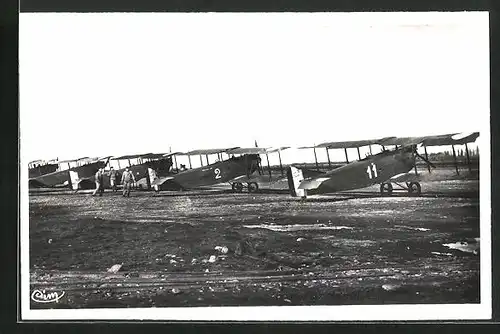 AK Istres-Aviation, Groupe de Caudron 59, Flugzeuge auf dem Landeplatz